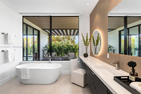 House in Miami, Florida 5 bedrooms № 1984622 - photo 30