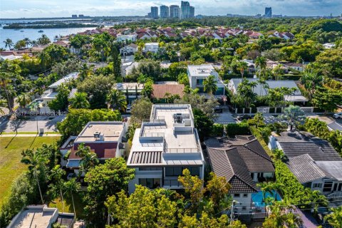 House in Miami, Florida 5 bedrooms № 1984622 - photo 24