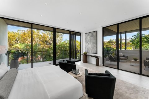 House in Miami, Florida 5 bedrooms № 1984622 - photo 26