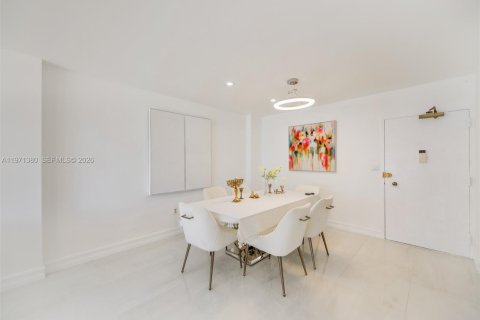 Купить кондоминиум в Халландейл-Бич, Флорида 2 спальни, 115.2м2, № 2032259 - фото 8