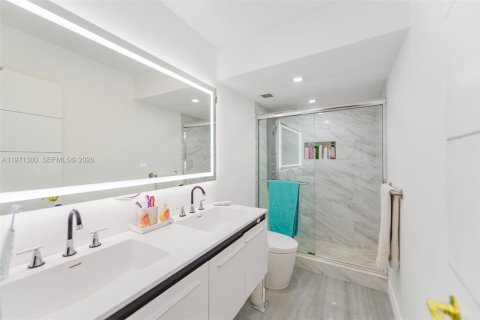 Купить кондоминиум в Халландейл-Бич, Флорида 2 спальни, 115.2м2, № 2032259 - фото 15