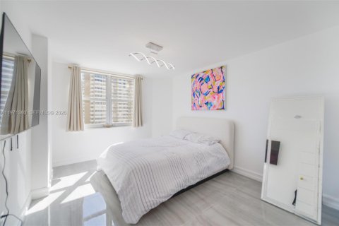 Купить кондоминиум в Халландейл-Бич, Флорида 2 спальни, 115.2м2, № 2032259 - фото 19