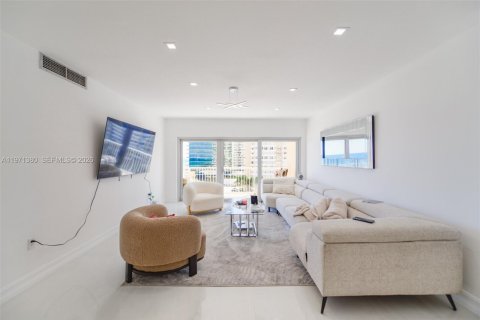 Купить кондоминиум в Халландейл-Бич, Флорида 2 спальни, 115.2м2, № 2032259 - фото 5