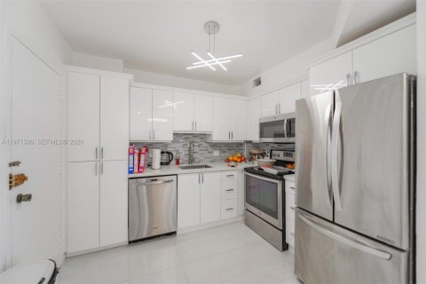 Купить кондоминиум в Халландейл-Бич, Флорида 2 спальни, 115.2м2, № 2032259 - фото 9