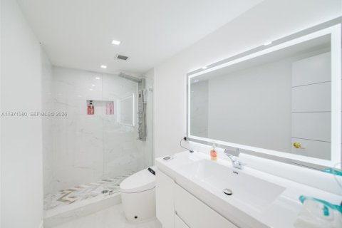 Купить кондоминиум в Халландейл-Бич, Флорида 2 спальни, 115.2м2, № 2032259 - фото 23