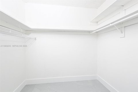 Снять в аренду кондоминиум в Майами-Бич, Флорида 1 спальня, 87.79м2, № 2030034 - фото 17