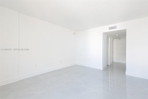 Снять в аренду кондоминиум в Майами-Бич, Флорида 1 спальня, 87.79м2, № 2030034 - фото 16