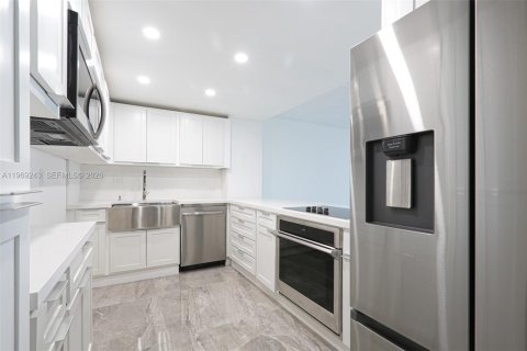 Снять в аренду кондоминиум в Майами-Бич, Флорида 1 спальня, 87.79м2, № 2030034 - фото 3