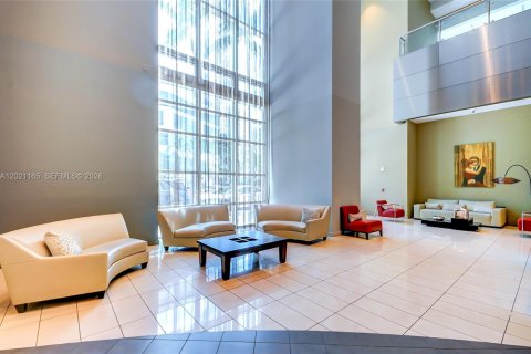 Condo in Miami, Florida, 1 bedroom № 2256886 - photo 6