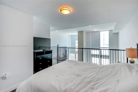 Condo in Miami, Florida, 1 bedroom № 2256886 - photo 5