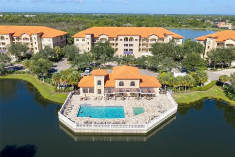 Condo in Lakewood Ranch, Florida, 2 bedrooms  № 2362673 - photo 3
