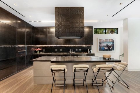 Купить виллу или дом в Корал-Гейблс, Флорида 5 спален, 588.81м2, № 2078101 - фото 6