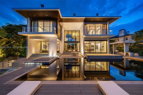 Купить виллу или дом в Корал-Гейблс, Флорида 5 спален, 588.81м2, № 2078101 - фото 30