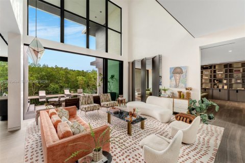 Купить виллу или дом в Корал-Гейблс, Флорида 5 спален, 588.81м2, № 2078101 - фото 3