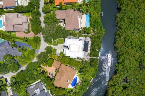 Купить виллу или дом в Корал-Гейблс, Флорида 5 спален, 588.81м2, № 2078101 - фото 2