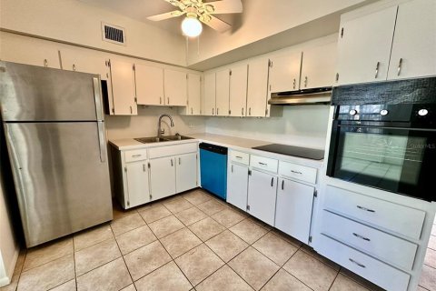 Copropriété à louer à Clearwater, Floride: 2 chambres, 130.06 m2 № 2117589 - photo 8