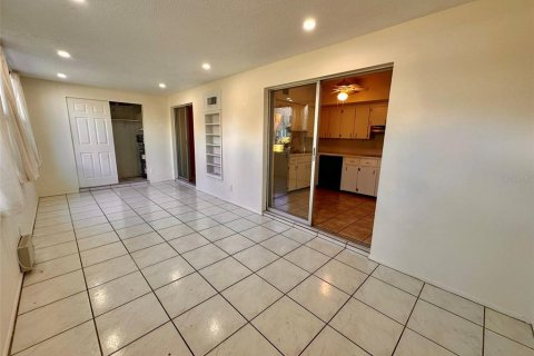 Copropriété à louer à Clearwater, Floride: 2 chambres, 130.06 m2 № 2117589 - photo 10