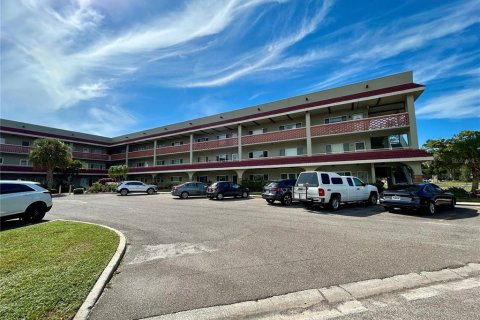 Condo à Clearwater, Floride, 2 chambres  № 2117589
