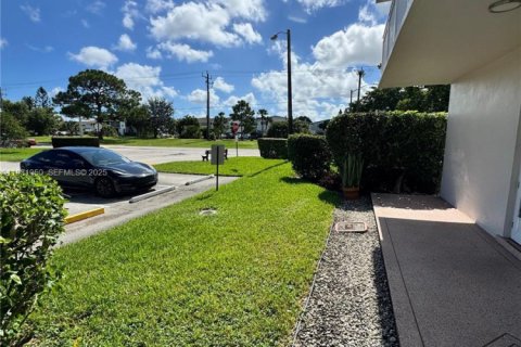 Купить кондоминиум в Уэст-Палм-Бич, Флорида 1 спальня, 51.84м2, № 1989770 - фото 20