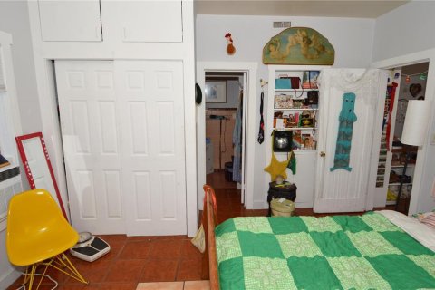 Propiedad comercial en venta en Saint Petersburg, Florida, 7 dormitorios, 227.15 m2 № 2091927 - foto 17