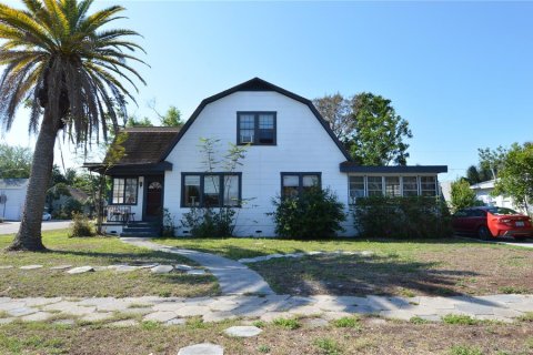 Propiedad comercial en venta en Saint Petersburg, Florida, 7 dormitorios, 227.15 m2 № 2091927 - foto 2