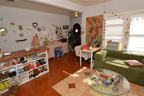 Propiedad comercial en venta en Saint Petersburg, Florida, 7 dormitorios, 227.15 m2 № 2091927 - foto 13
