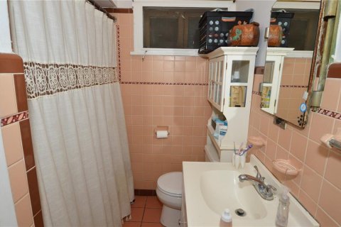 Propiedad comercial en venta en Saint Petersburg, Florida, 7 dormitorios, 227.15 m2 № 2091927 - foto 22