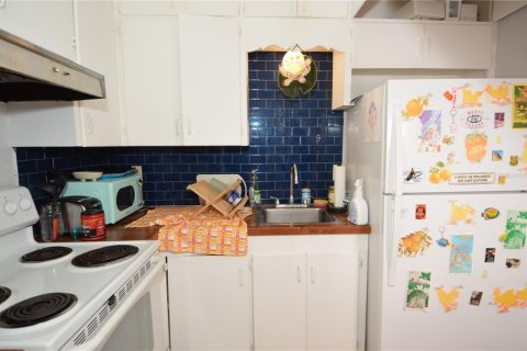 Propiedad comercial en venta en Saint Petersburg, Florida, 7 dormitorios, 227.15 m2 № 2091927 - foto 30