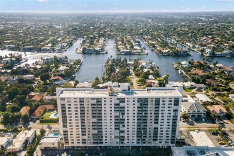 Condo in Fort Lauderdale, Florida, 2 bedrooms  № 1712710 - photo 2