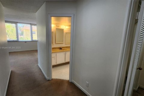 Condo in Fort Lauderdale, Florida, 2 bedrooms  № 1712710 - photo 29
