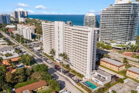 Condo in Fort Lauderdale, Florida, 2 bedrooms  № 1712710 - photo 1