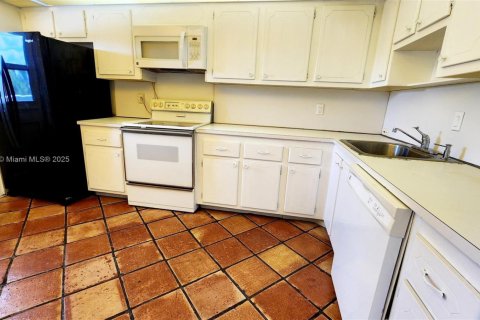 Condo in Fort Lauderdale, Florida, 2 bedrooms  № 1712710 - photo 11