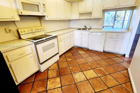 Condo in Fort Lauderdale, Florida, 2 bedrooms  № 1712710 - photo 13