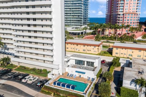 Condo in Fort Lauderdale, Florida, 2 bedrooms  № 1712710 - photo 4