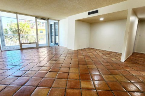 Condo in Fort Lauderdale, Florida, 2 bedrooms  № 1712710 - photo 16