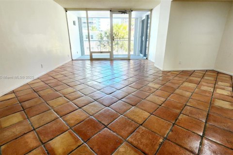 Condo in Fort Lauderdale, Florida, 2 bedrooms  № 1712710 - photo 15