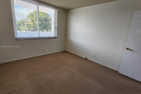 Condo in Fort Lauderdale, Florida, 2 bedrooms  № 1712710 - photo 24