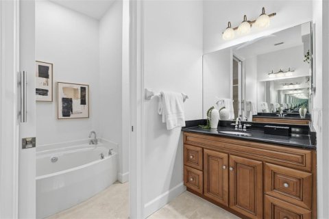 Touwnhouse à vendre à Tampa, Floride: 3 chambres, 218.78 m2 № 2147496 - photo 22