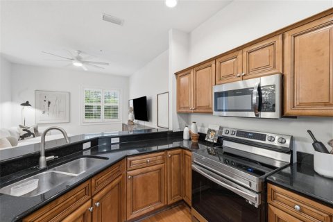 Touwnhouse à vendre à Tampa, Floride: 3 chambres, 218.78 m2 № 2147496 - photo 9