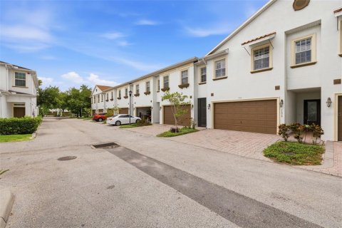 Touwnhouse à vendre à Tampa, Floride: 3 chambres, 218.78 m2 № 2147496 - photo 3