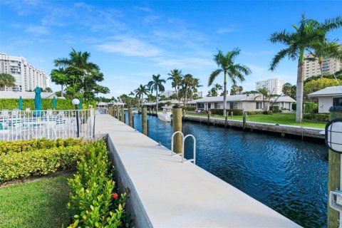Condominio en venta en Pompano Beach, Florida, 2 dormitorios, 133.22 m2 № 2035312 - foto 4