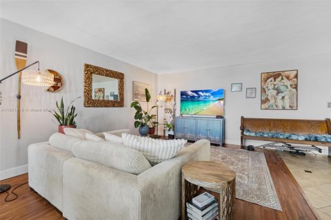 Condominio en venta en Pompano Beach, Florida, 2 dormitorios, 133.22 m2 № 2035312 - foto 27