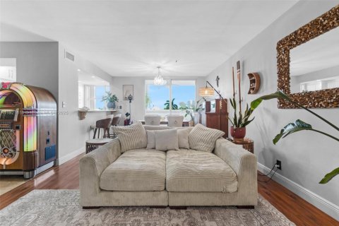 Condominio en venta en Pompano Beach, Florida, 2 dormitorios, 133.22 m2 № 2035312 - foto 26