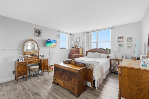 Condominio en venta en Pompano Beach, Florida, 2 dormitorios, 133.22 m2 № 2035312 - foto 11