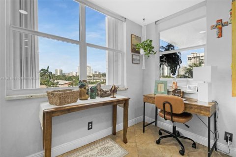 Condominio en venta en Pompano Beach, Florida, 2 dormitorios, 133.22 m2 № 2035312 - foto 17