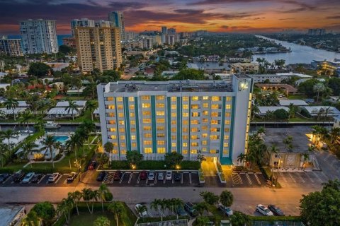 Condominio en Pompano Beach, Florida, 2 dormitorios  № 2035312