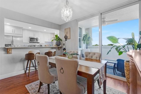 Condominio en venta en Pompano Beach, Florida, 2 dormitorios, 133.22 m2 № 2035312 - foto 19