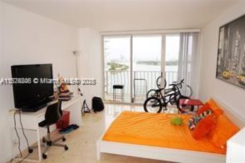 Copropriété à louer à North Bay Village, Floride: 2 chambres, 95.69 m2 № 1923745 - photo 7