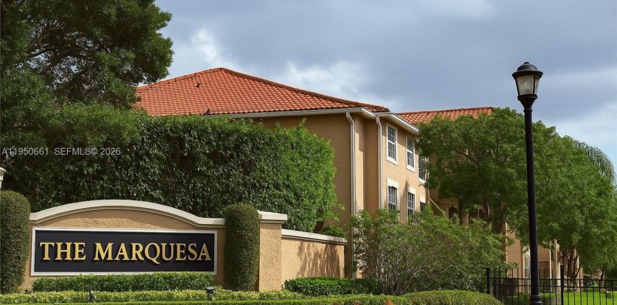 Condo in Pembroke Pines, Florida, 2 bedrooms  № 2006341