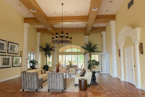 Condo in Pembroke Pines, Florida, 2 bedrooms  № 2006341 - photo 15